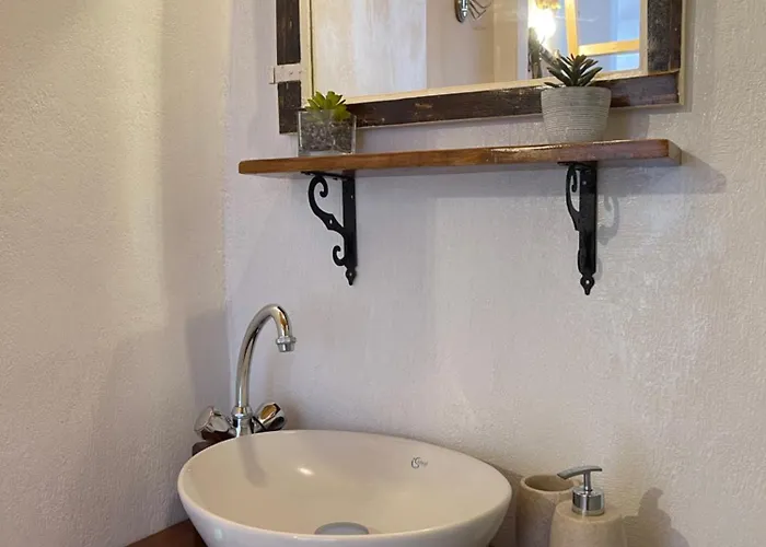 Xerolithia * Éxo Goniá